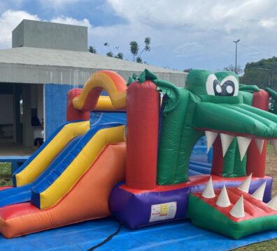 Bina festas, aluguel de brinquedos infláveis, pula pula jacaré 2 em 1