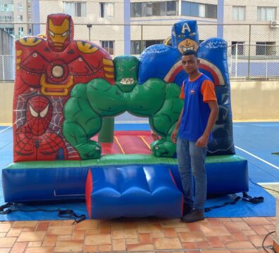 Bina Festas, aluguel de brinquedos infláveis, Pula-Pula Liga da Justiça